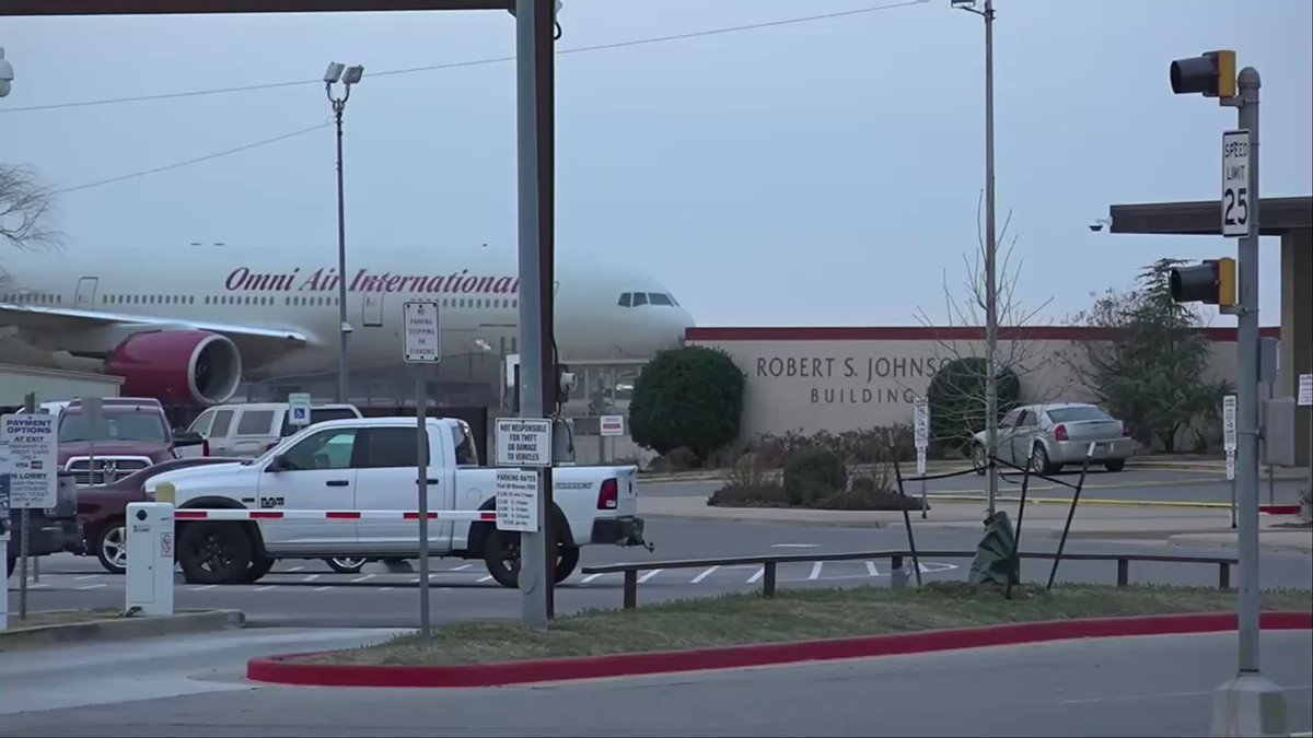 Ungefähr 100 ukrainische Soldaten trafen in Oklahoma ein, um mit dem Training an den Patriot-Luftverteidigungssystemen zu beginnen. Video von FOX