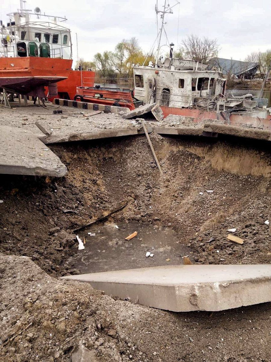 Damage in Kizomys village after shelling yesterday