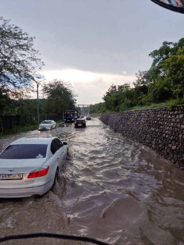 Flash flooding after rains in Sevastopol district