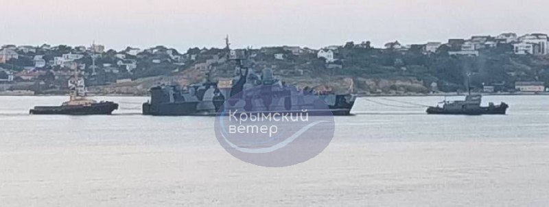 Tugs moving Russian corvette Samum in Sevastopol bay after Ukrainian intelligence claimed naval drones attack against her