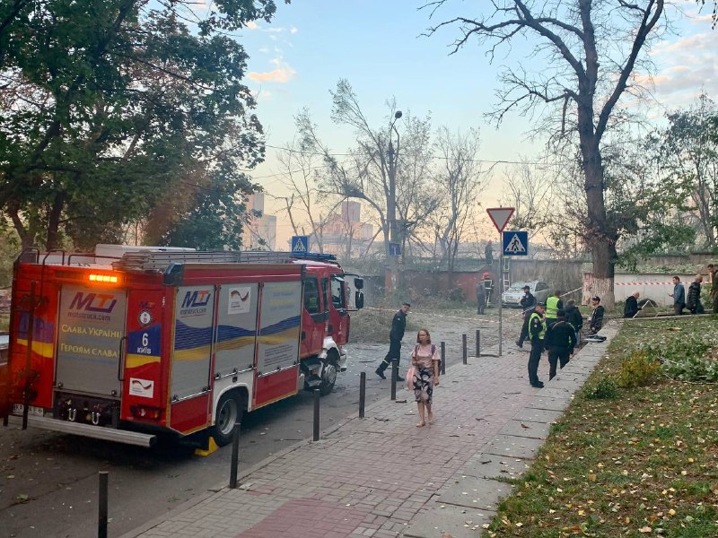 Damage in Schevchenkivsky district of Kyiv caused by fallen debris of a missile