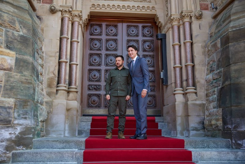 The meeting between Zelensky and Trudeau began in Ottawa