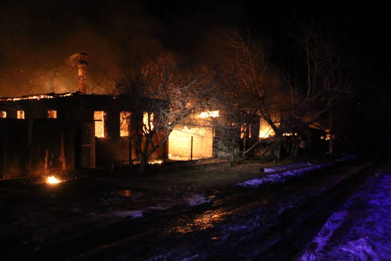 7 person killed, including 3 children as result of Russian drones attack in Kharkiv, multiple houses burnt