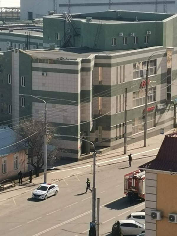 Drone crashed on a roof of the mall near railway station in Belgorod