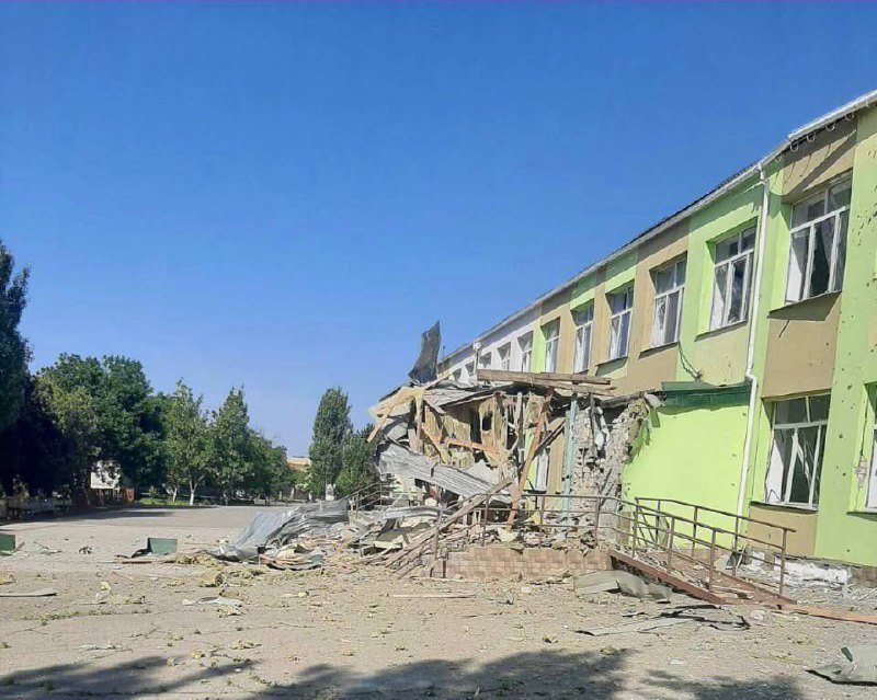 A school was damaged as result of Russian strike in Tomina Balka of Kherson region