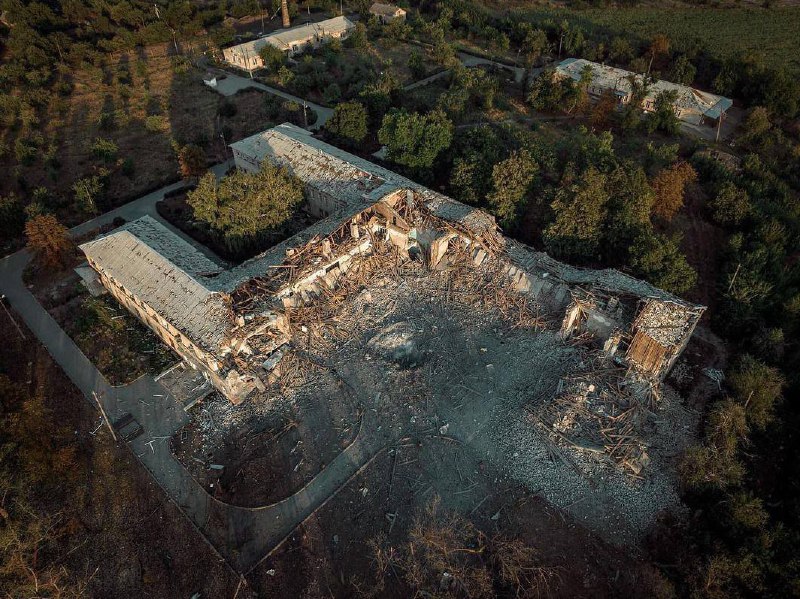 Damage in Myrnohrad as result of shelling overnight