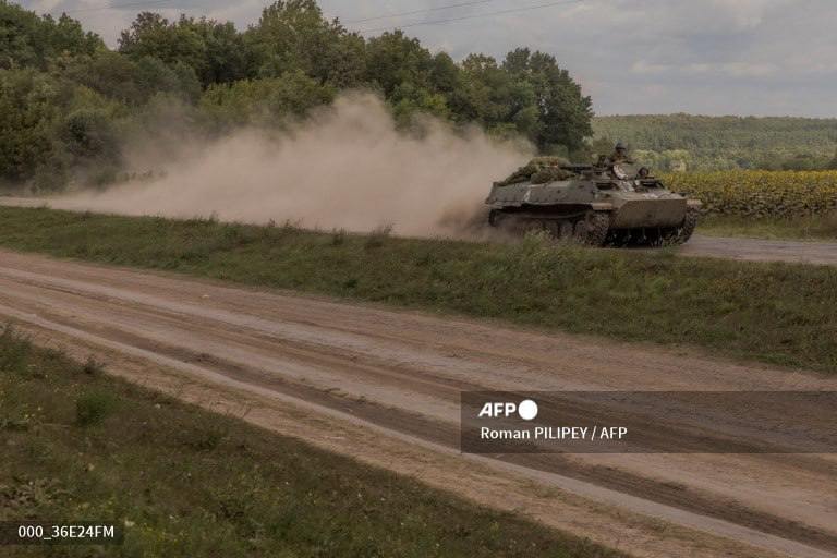 AFP publishes images of Ukrainian military crossing the border of Sumy region