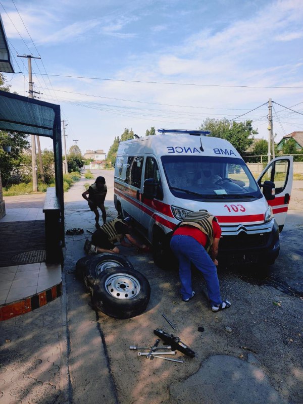 3 person wounded as result of Russian drone strike at the ambulance in Kherson yesterday