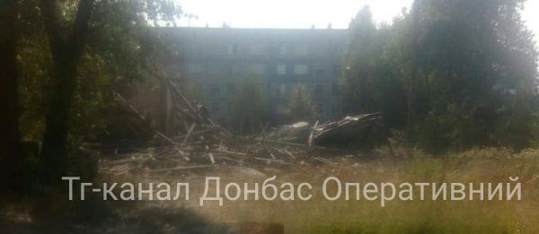 Damage in Hirnyk as result of Russian bombardment earlier today