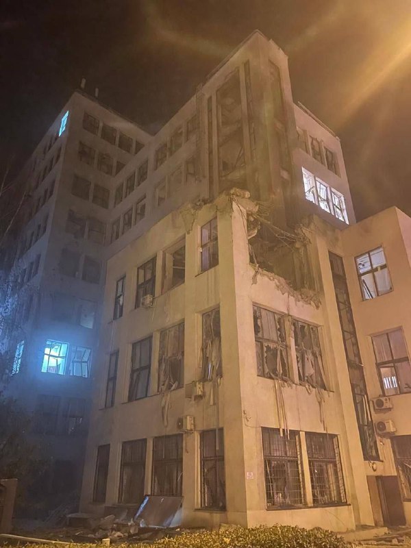 Russian airstrike damaged landmark Derzhprom building in Kharkiv, at least 6 people wounded