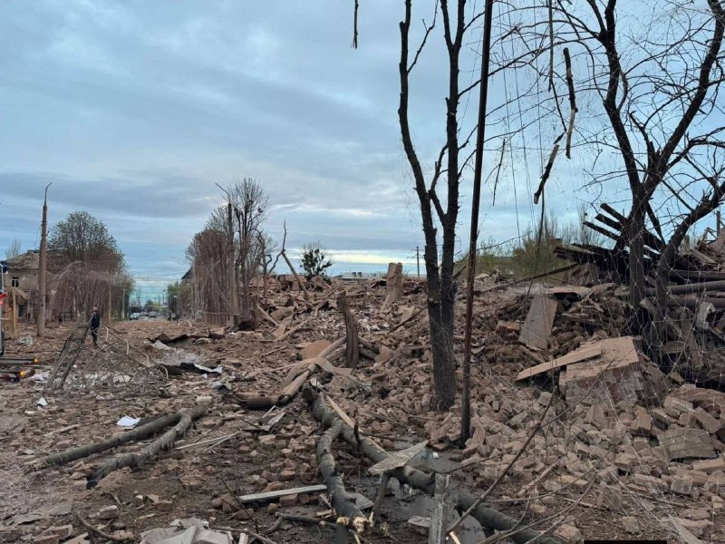 1 person wounded as result of an airstrike with FAB-1500 bomb in central part of Sloviansk